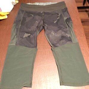 NWOT crop camo lululemon leggings